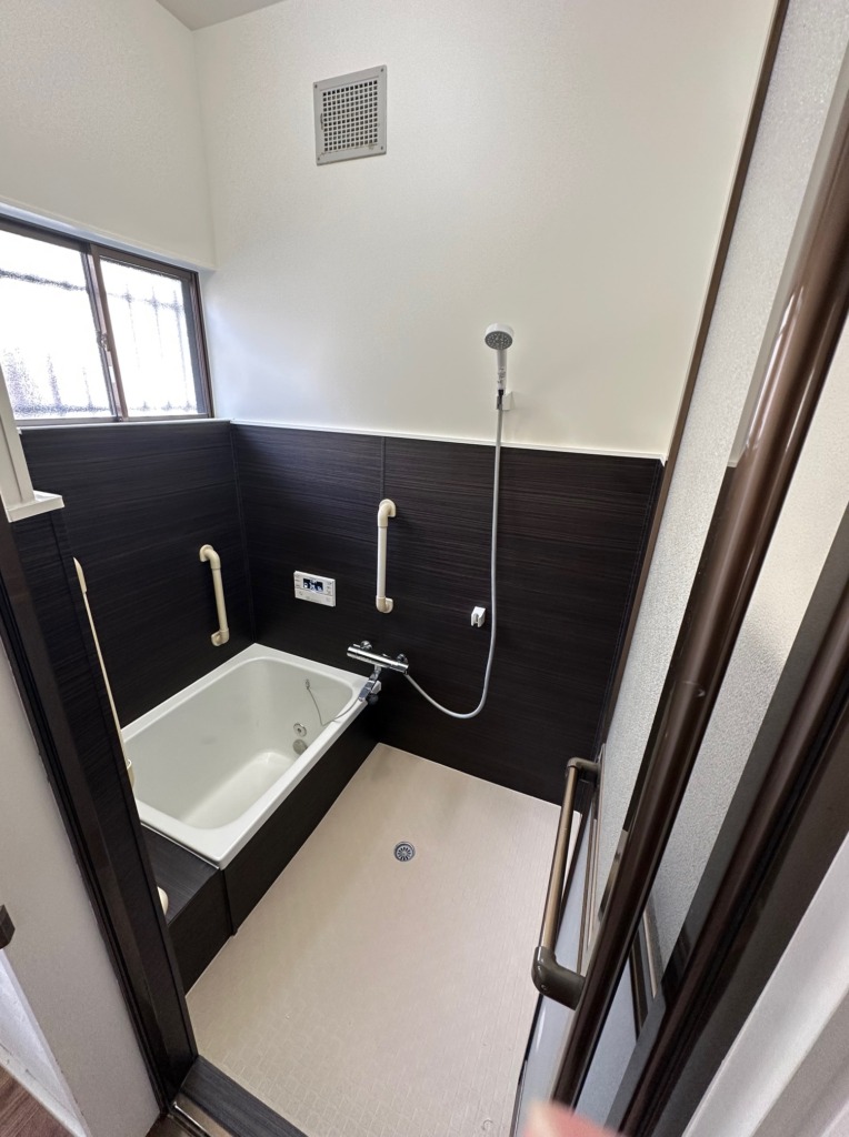 パネル・シートでリフォームした在来浴室