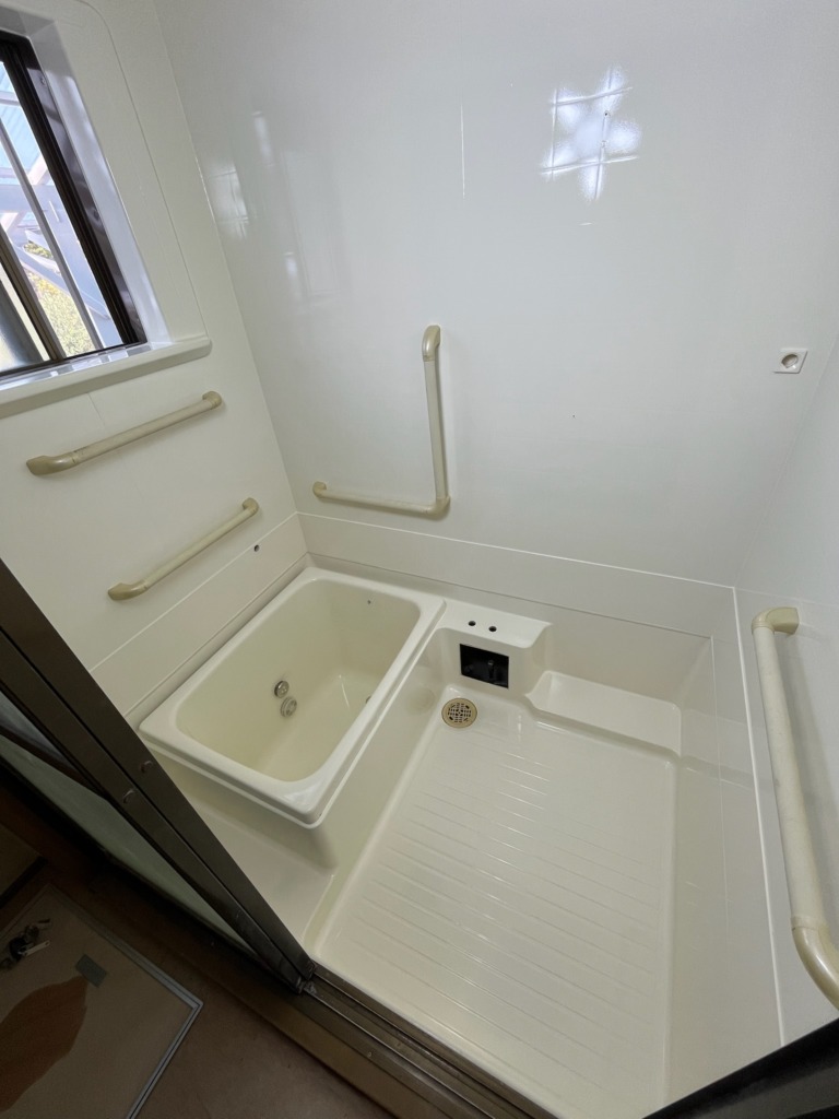 塗装とパネルでリフォームしたユニットバス