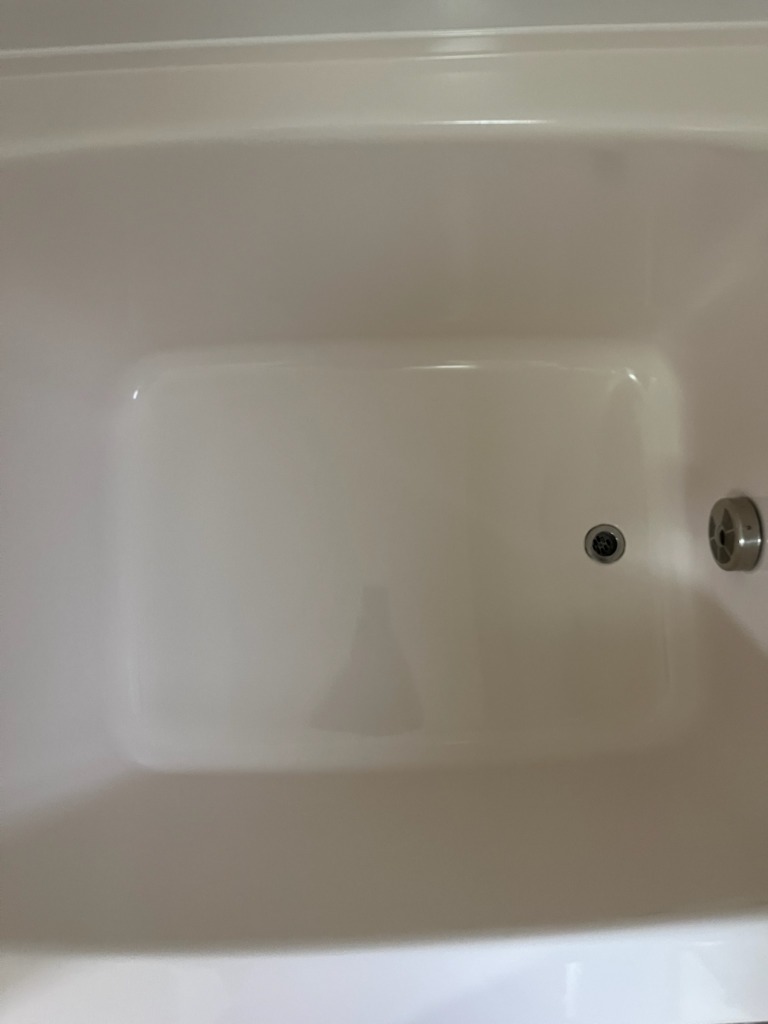 綺麗に塗装されたカラーステンレス浴槽