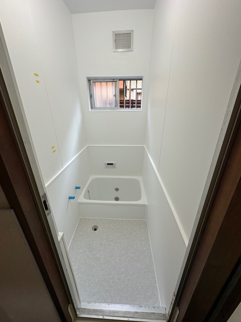 再生リフォームで明るく生まれ変わった在来浴室